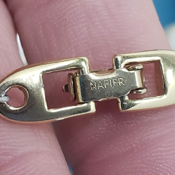 Napier Vintage Large Faux Pearl Statement Necklace - Picture 8 of 8